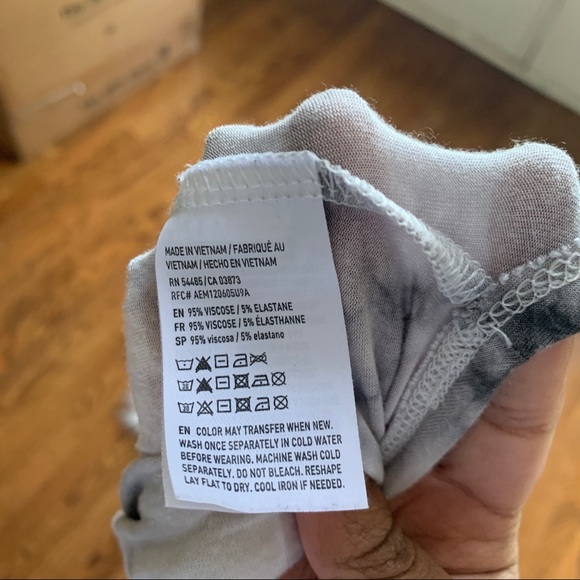 American Eagle Marble Patterned Top - Picture 5 of 5